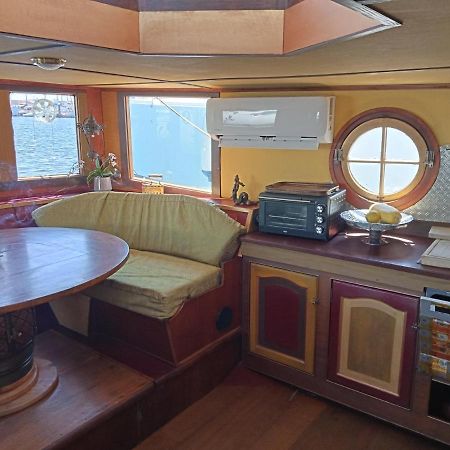 Hotel Bateau De Pirates à Gruissan Extérieur photo