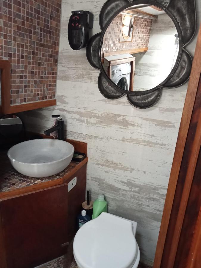 Hotel Bateau De Pirates à Gruissan Extérieur photo
