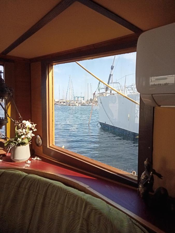 Hotel Bateau De Pirates à Gruissan Extérieur photo