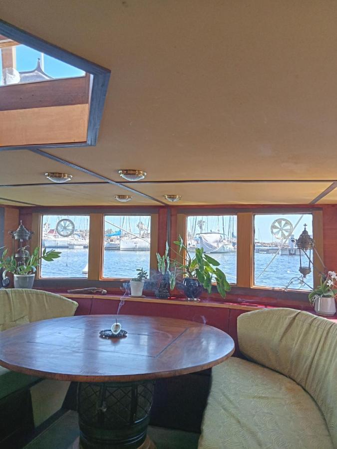 Hotel Bateau De Pirates à Gruissan Extérieur photo