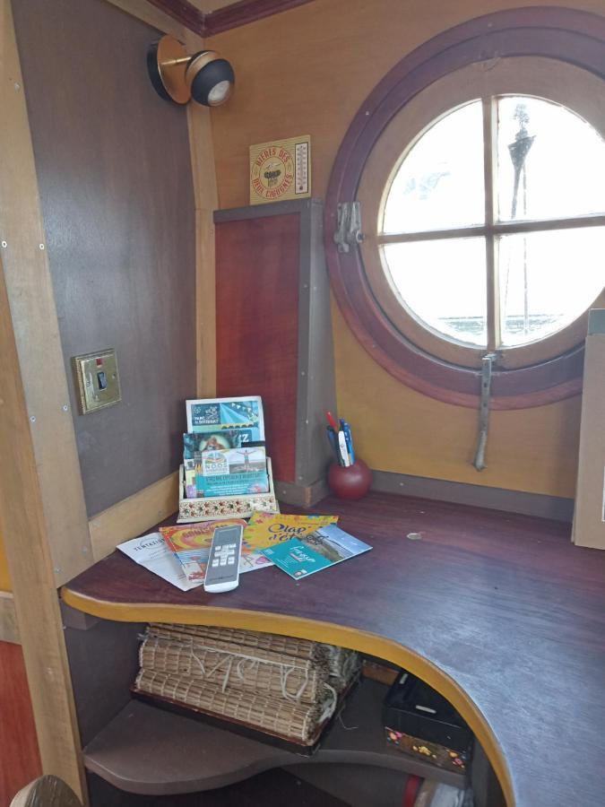Hotel Bateau De Pirates à Gruissan Extérieur photo