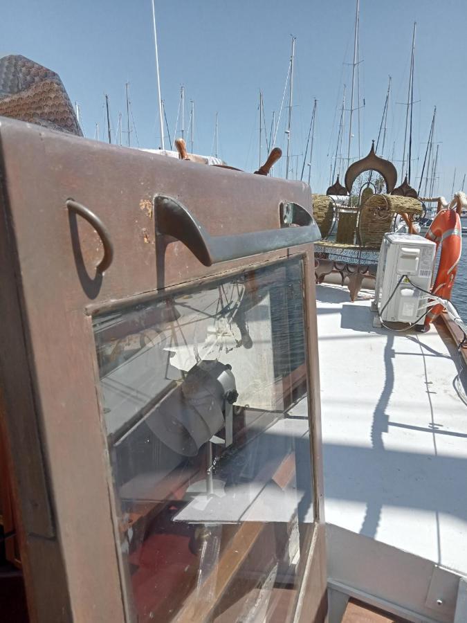 Hotel Bateau De Pirates à Gruissan Extérieur photo