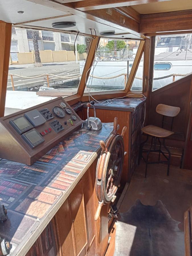 Hotel Bateau De Pirates à Gruissan Extérieur photo