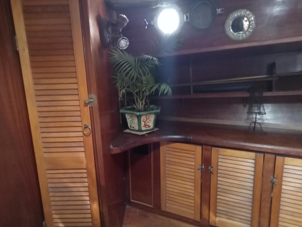 Hotel Bateau De Pirates à Gruissan Extérieur photo