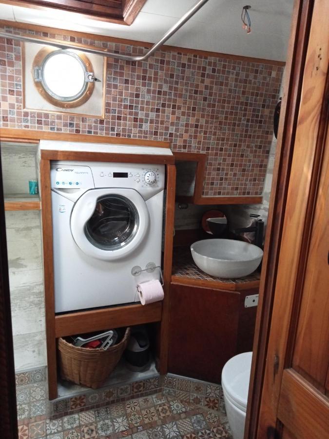 Hotel Bateau De Pirates à Gruissan Extérieur photo