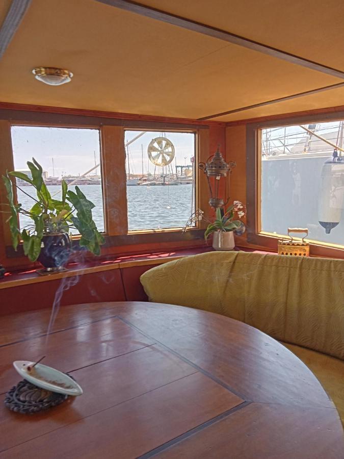 Hotel Bateau De Pirates à Gruissan Extérieur photo